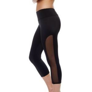 New Onzie Black Tuxedo Capri Legging